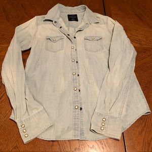 Long sleeve American Eagle shirt